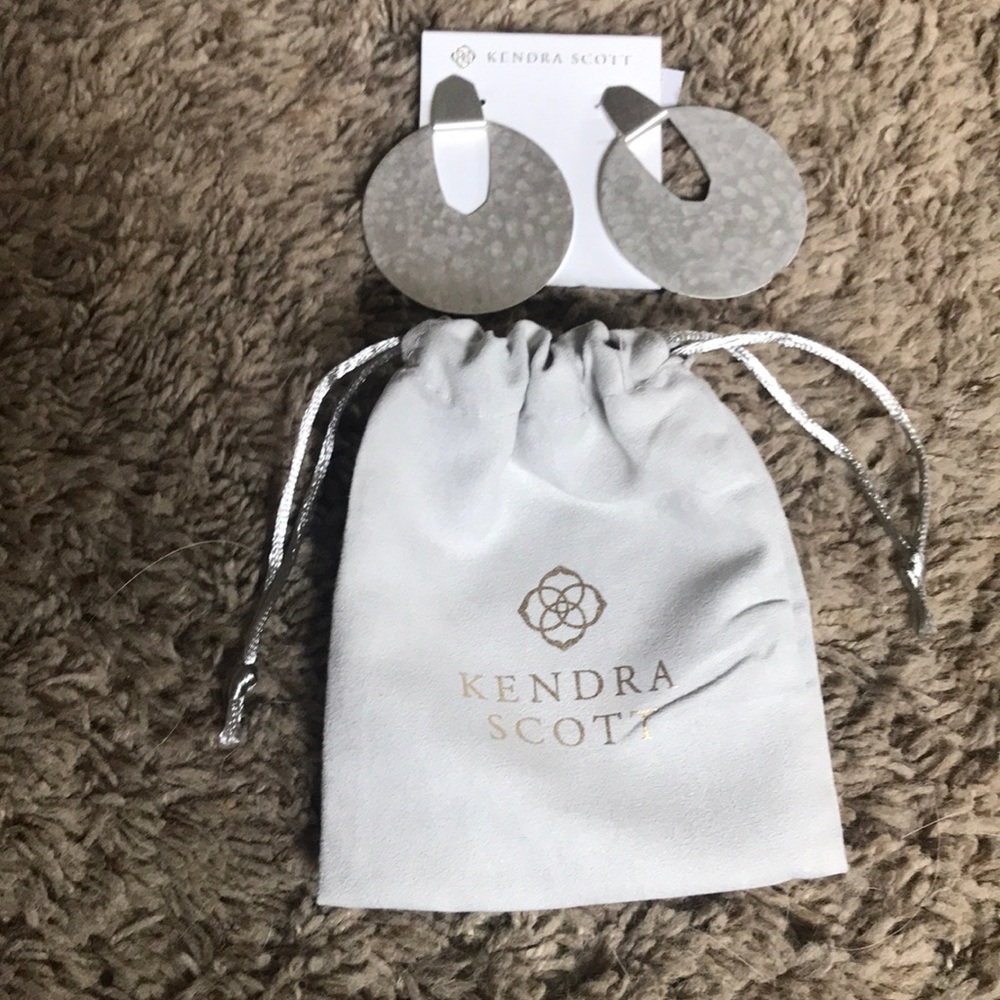 Kendra Scott earrings new w tags